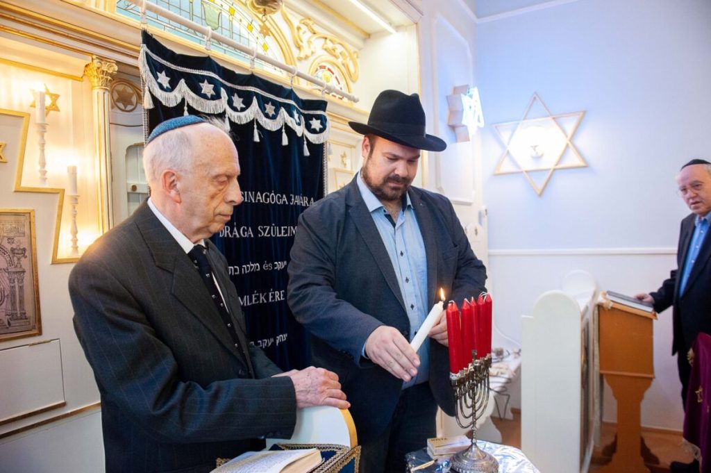 2022 12 18 hanuka thököly úti zsinagóga kardos péter főrabbi és rózsa andrás brp7908