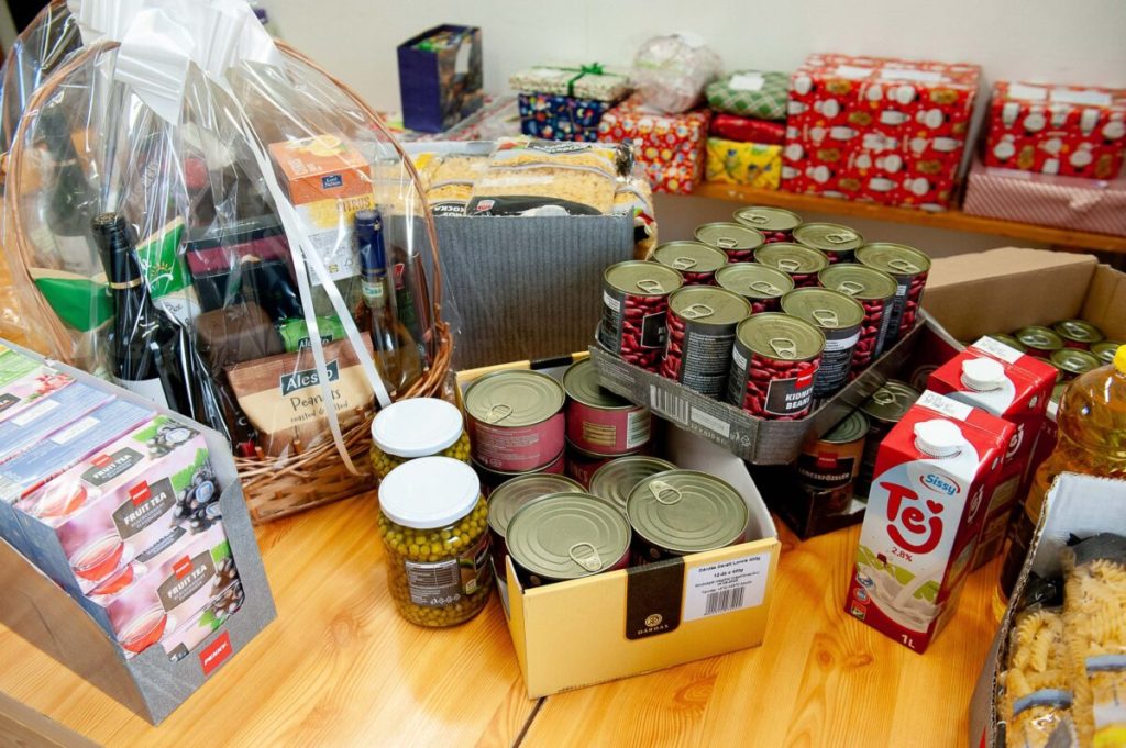 2022 12 19 zcsk,vietnami ajándék csomagok átadása brp8034