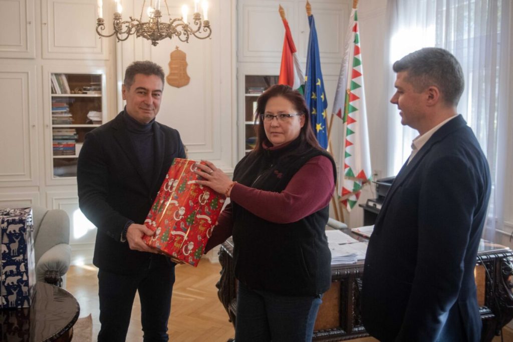 20221201szaloncukor átadás (2)