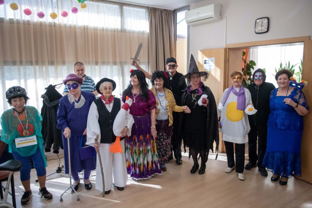 20230215 farsangi ünnepség árnyas kert idősek klubja (10)