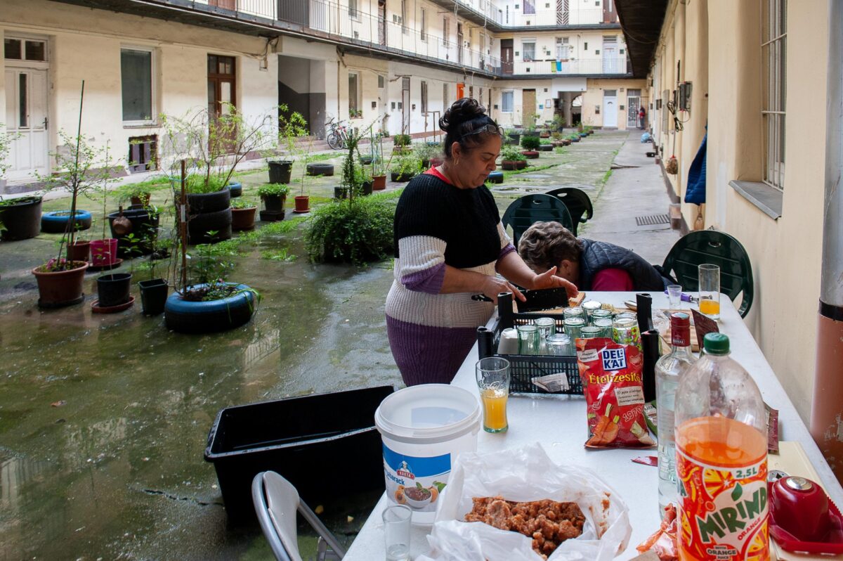 2023 04 01 roma kissebségi önkormányzat húsvéti adományozása brp2624