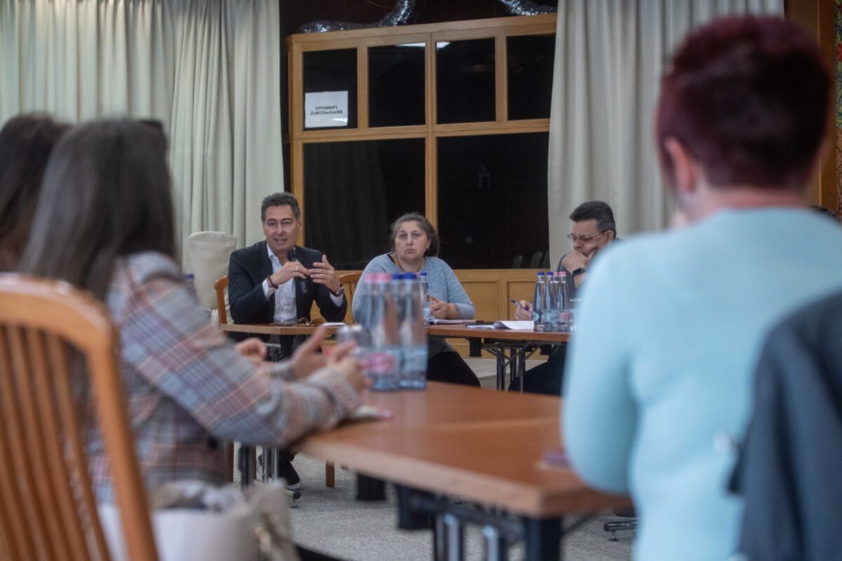 20230508 zuglói gyermekjóléti kerekasztal (13)