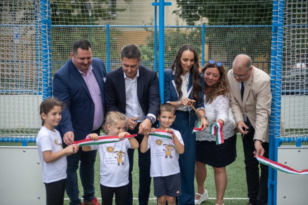 20230922 napraforgó ovi sportpálya átadó stg (13)