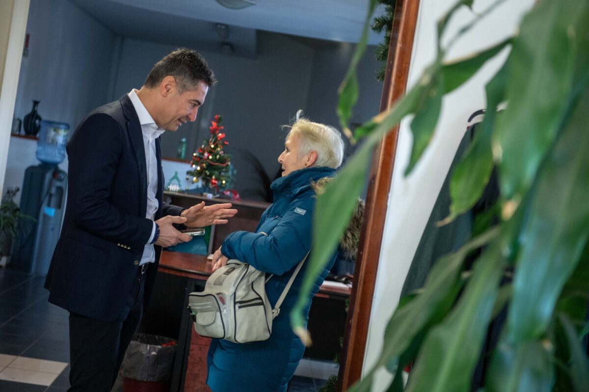 20231212 karácsonyi csomagosztás stg (4)