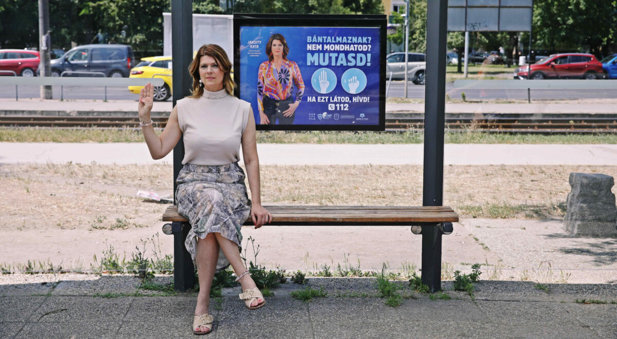 Nem mondhatod? Mutasd! – újabb zuglói plakátkampány a családon belüli erőszak ellen